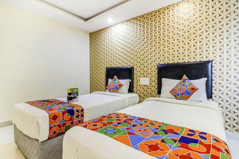 Fabhotel Sri Mayuri