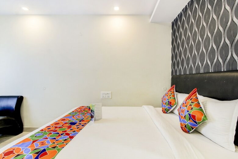 Fabhotel Sri Mayuri