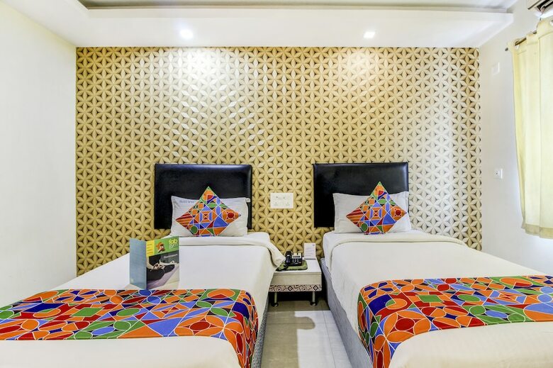 Fabhotel Sri Mayuri