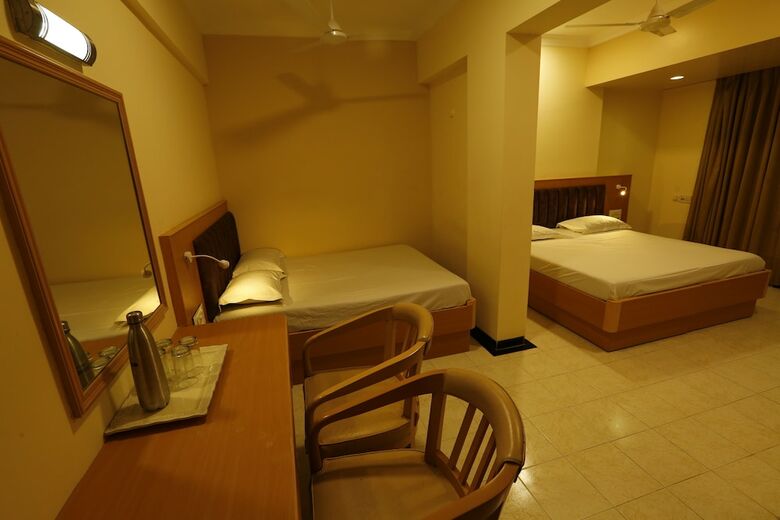 Hotel Ravi Kiran