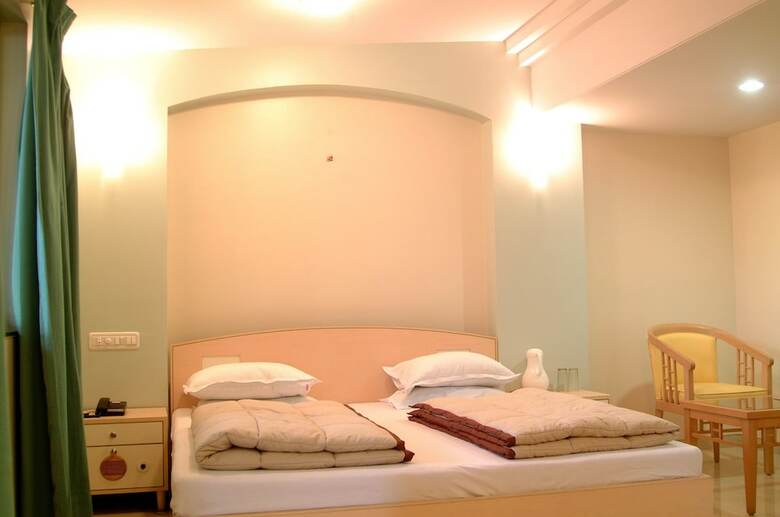 Hotel Ravi Kiran