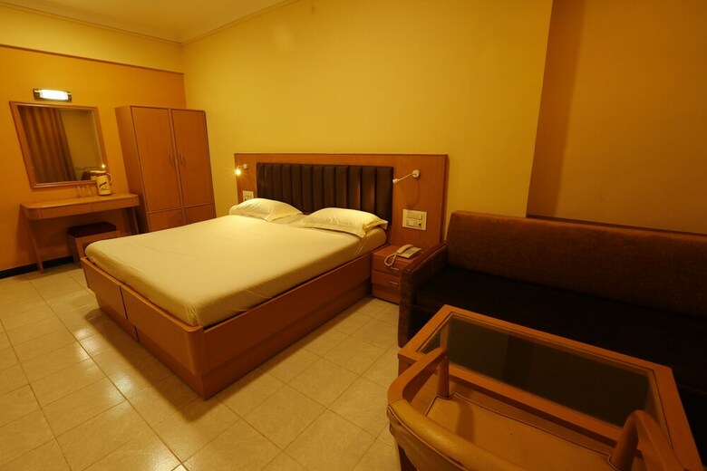 Hotel Ravi Kiran