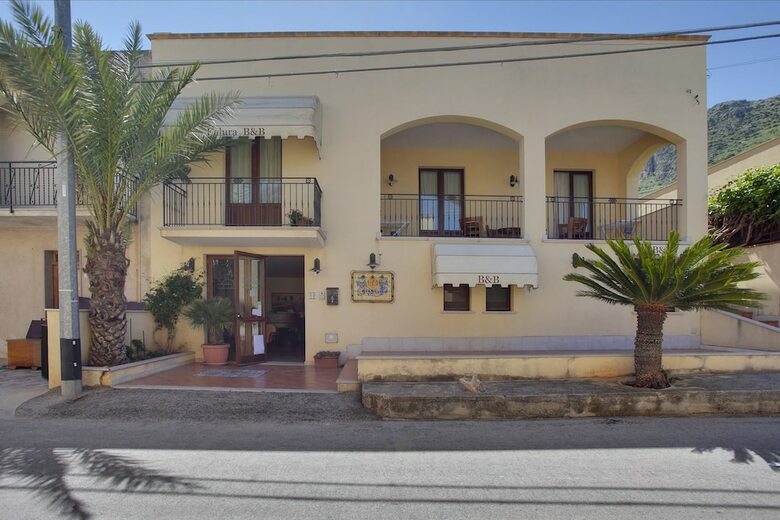 Bed & Breakfast Kalura