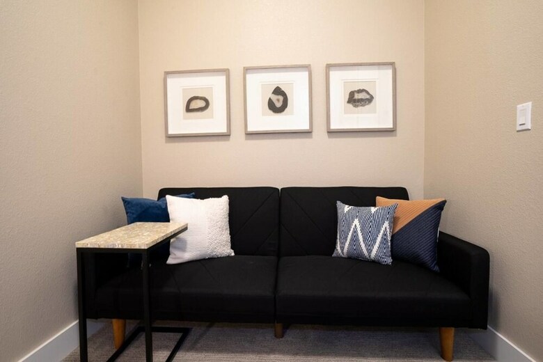 Mid Mod Manor A Sophisticated Townhouse Golden Triangle