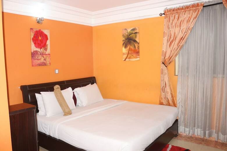 Au-del� Des Frontieres Hotel