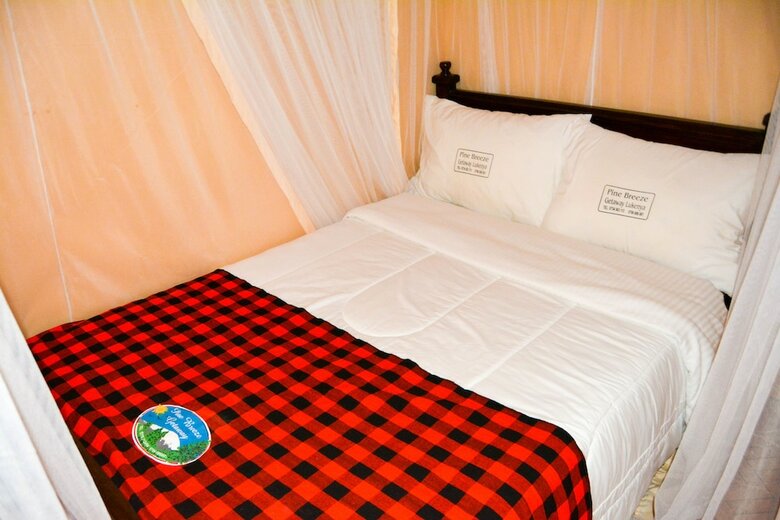 Hotel Pine Breeze Getaway Lukenya