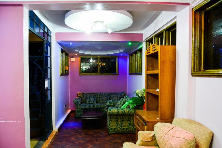 Hotel Pine Breeze Getaway Lukenya
