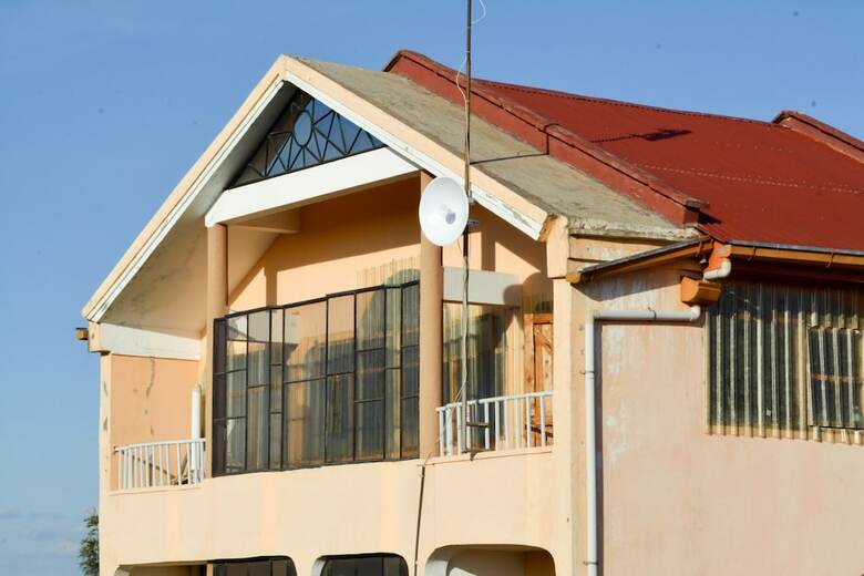 Hotel Pine Breeze Getaway Lukenya