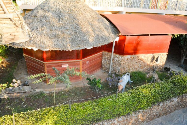 Hotel Pine Breeze Getaway Lukenya