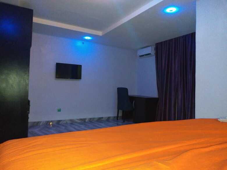 White Court View Hotel