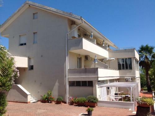 Apartamentos Villa Paola Loano