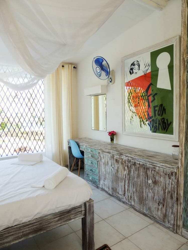 Baobab Beach House Bed & Breakfast