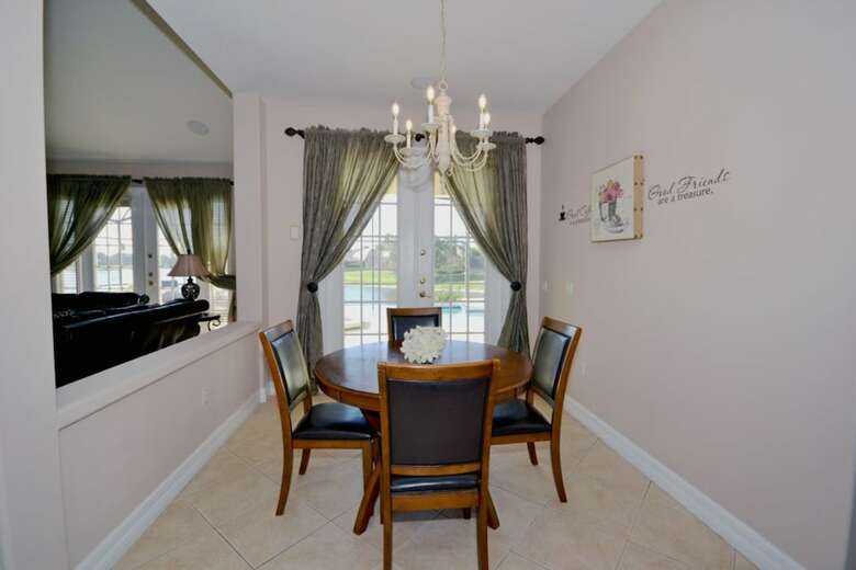 Formosa Gardens 220794