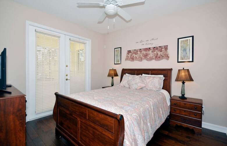 Formosa Gardens 220794