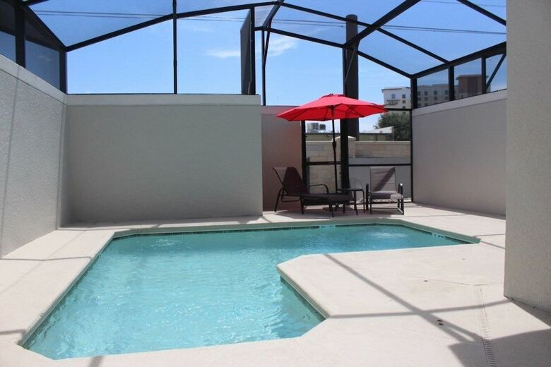 4br Townhome In Storey Lake By Shv-4971
