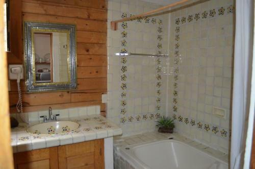 Hotel Bosques De Monterreal