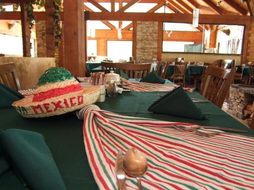 Hotel Bosques De Monterreal