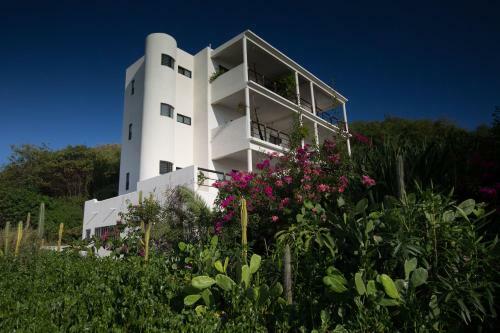 Manta Raya Hotel