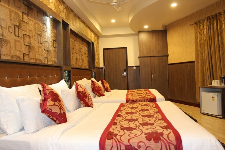 Hotel Chintpurni International