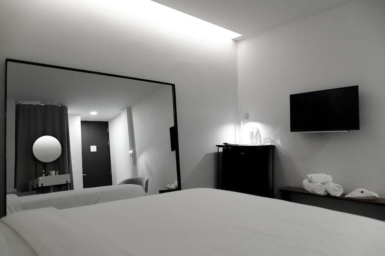 Hotel Chocolate Box Mint