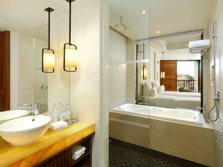 Hotel Pullman Danang Beach Resort