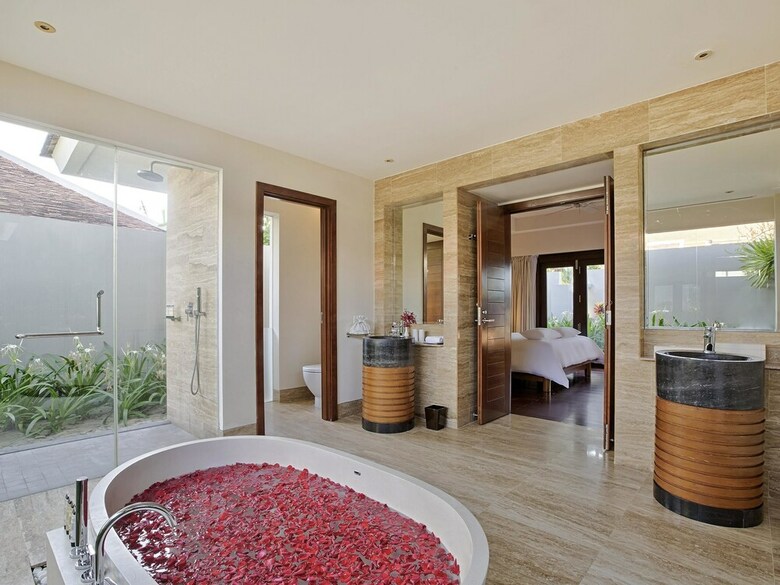 Hotel Pullman Danang Beach Resort