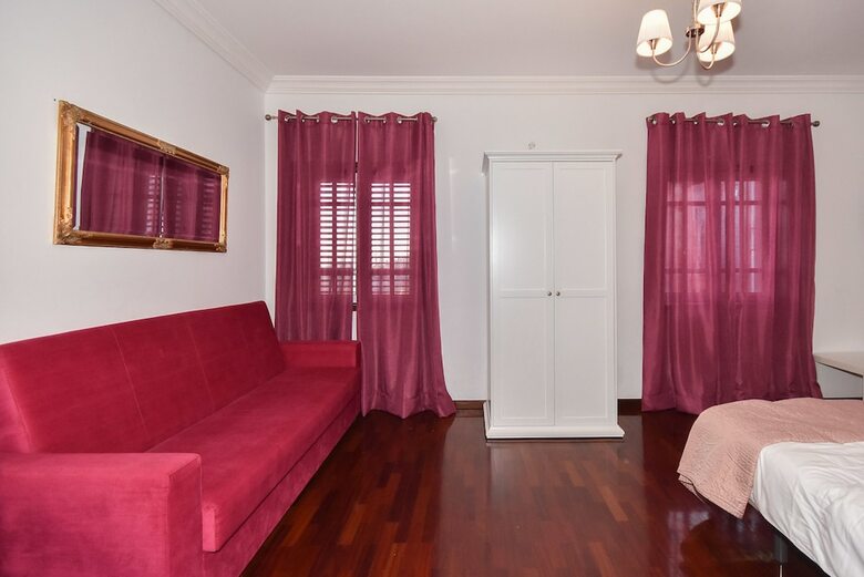Hotel Lolla's Guest House