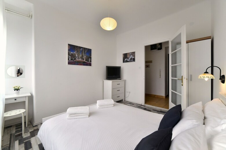 Sunny Apartment