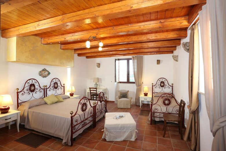 Agroturismo Serravalle Relais & Country Villa