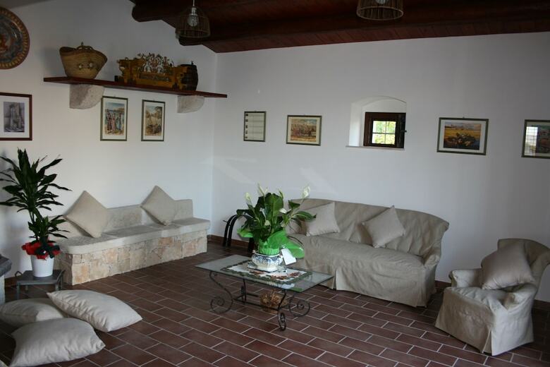 Agroturismo Serravalle Relais & Country Villa