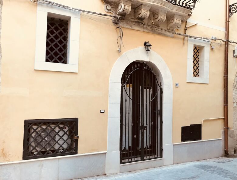 Apollo Studio Apartment