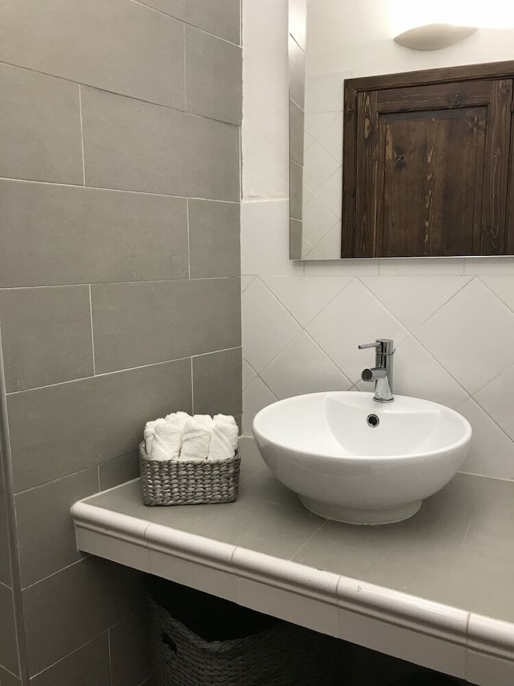 Apollo Studio Apartment