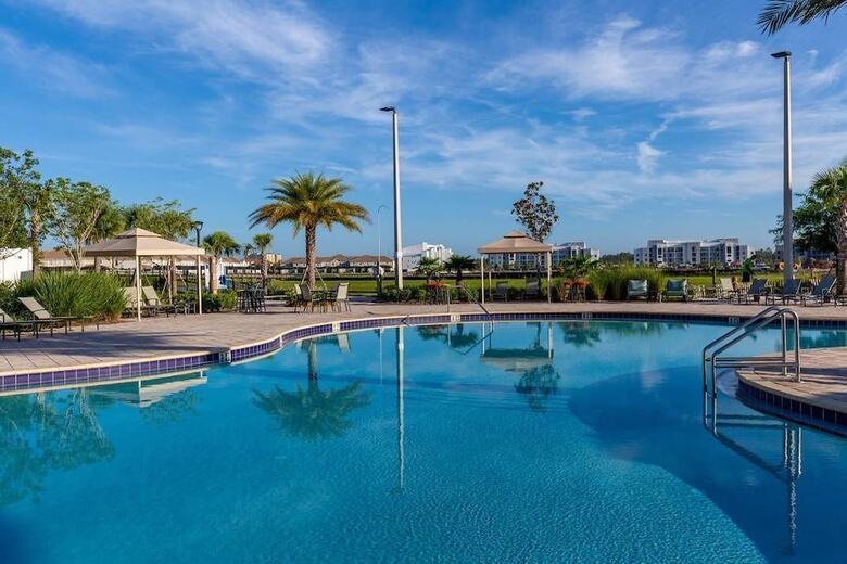 5br Pool Home In Storey Lake By Shv-4817
