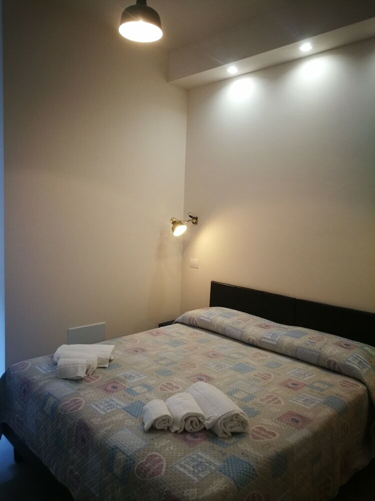 Hotel Parma Stazione Rooms