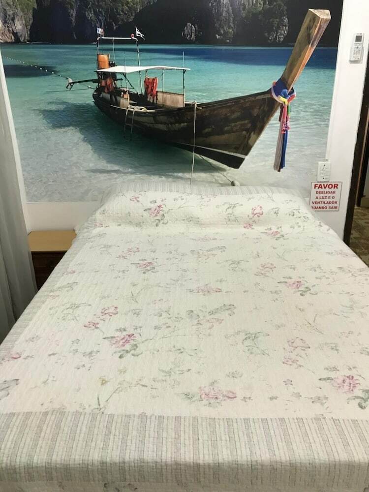 Hostal Tombo Beach Hostel