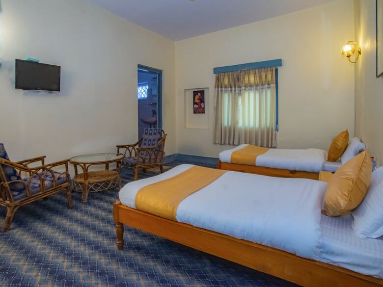 Oyo 301 Hotel Monal
