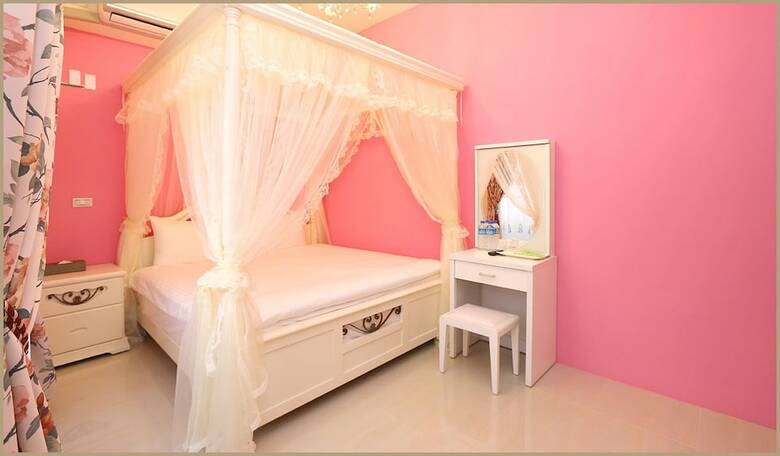 Hotel When Happiness Knock Your Door