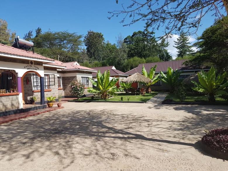 Hotel Penguin House Nanyuki