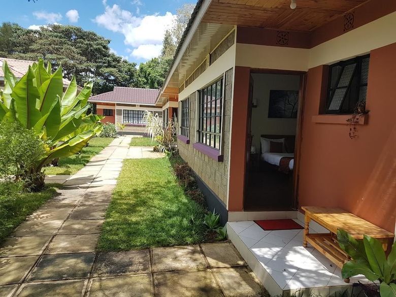 Hotel Penguin House Nanyuki