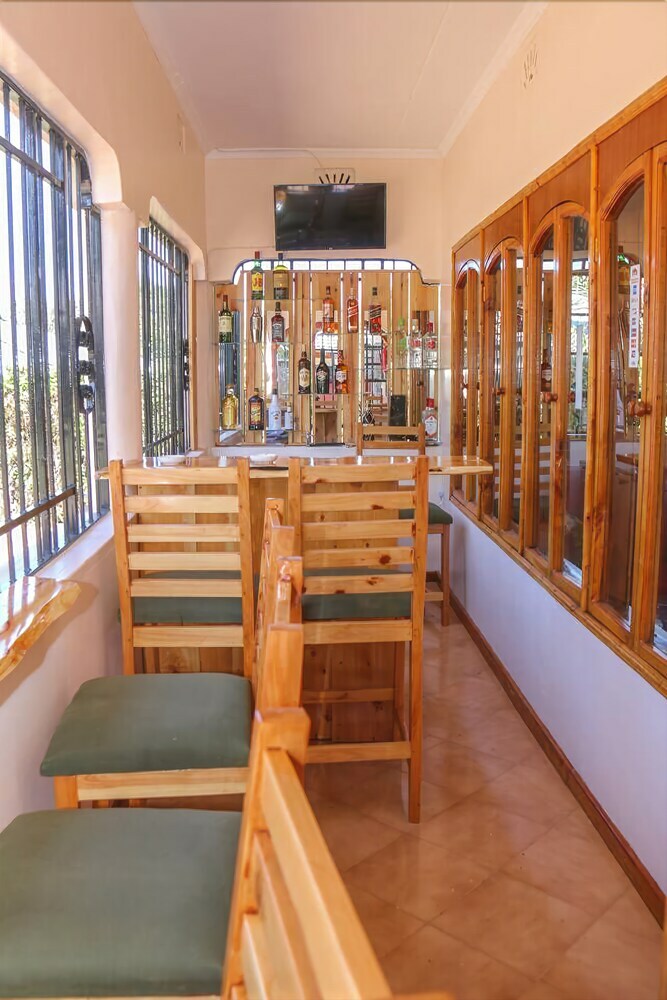 Hotel Penguin House Nanyuki