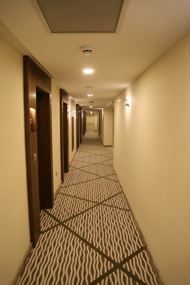 Q Hotel