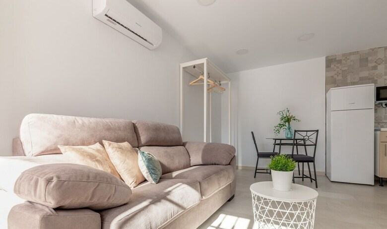 Apartamentos Living4malaga Pedregalejo Beach