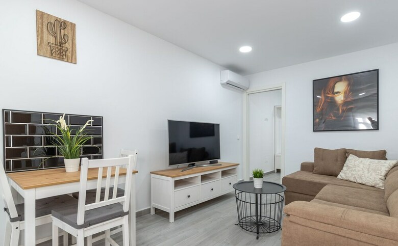 Apartamentos Living4malaga Pedregalejo Beach