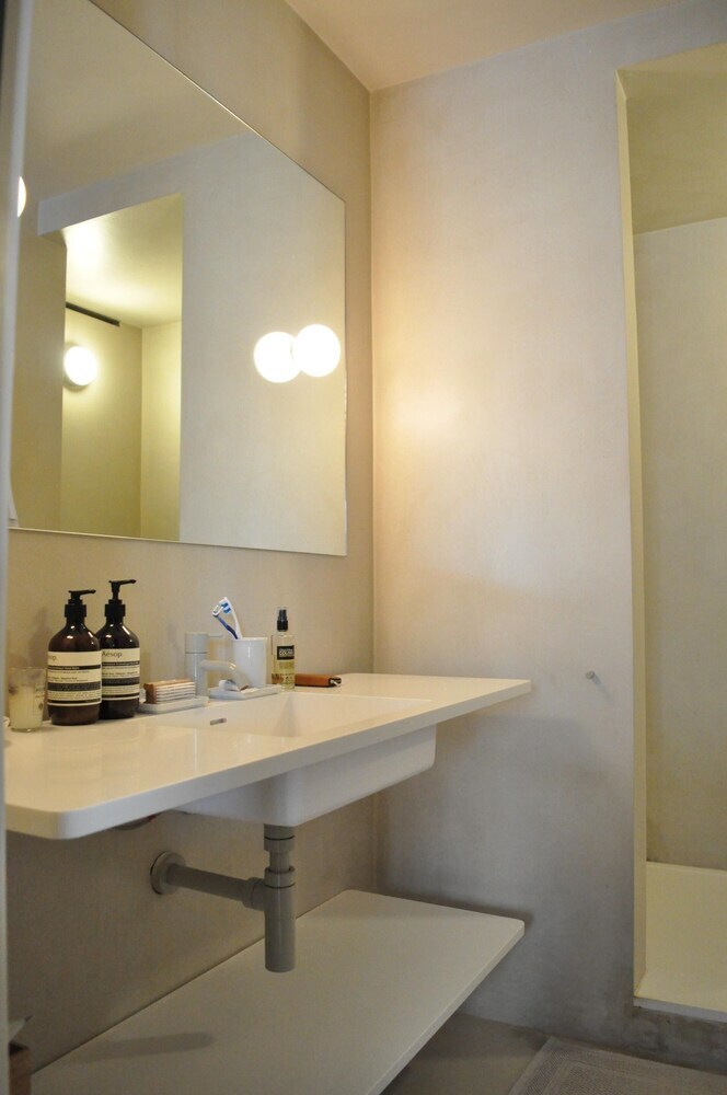 Stylish And Spacious 1 Bedroom Fitzrovia Apartment