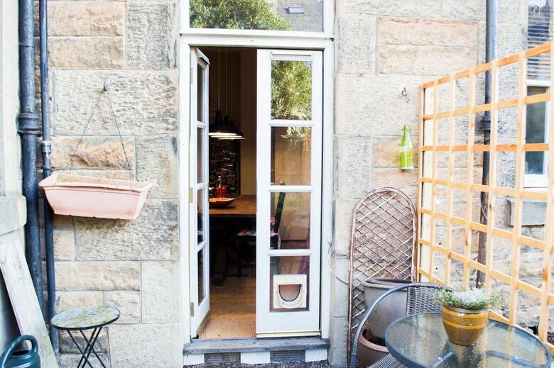 Apartamentos Bright Flat In Edinburgh With Private Garden