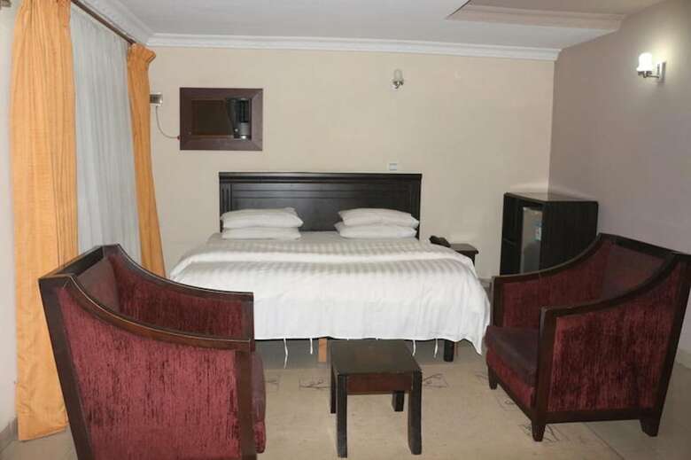 Hotel Michelle Suites