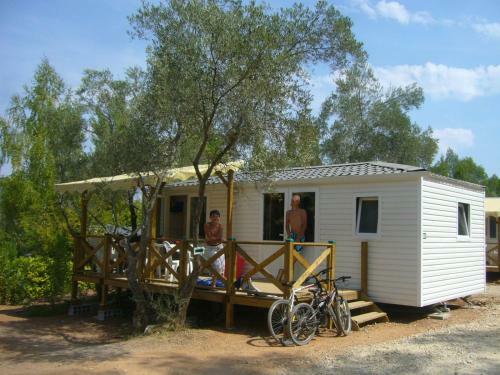 Camping Les Cadeni�res