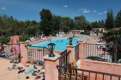 Camping Les Cadeni�res