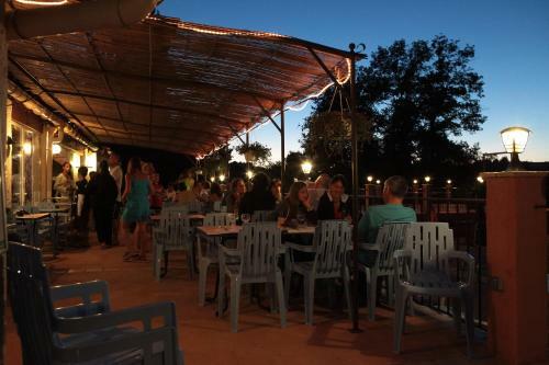 Camping Les Cadeni�res