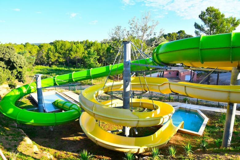 Camping Les Cadeni�res